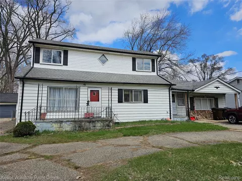 6733 Mayfair Rd, Shelby Township, MI 48317