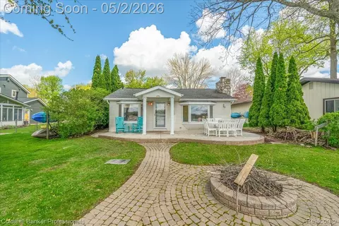 2920 Indian Trl N, Pinckney, MI 48169