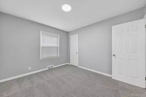Bedroom - 5156 Winifred St, Wayne, MI 48184 photo 2 of 2