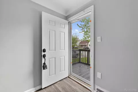 Entry Way - 5156 Winifred St, Wayne, MI 48184 photo 1 of 3