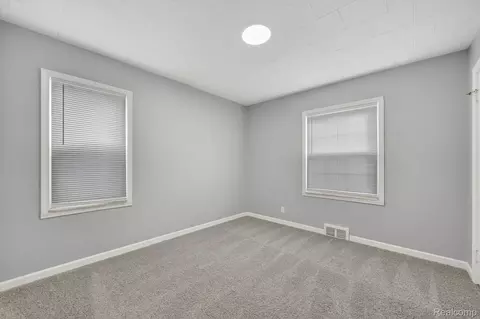 Bedroom - 5156 Winifred St, Wayne, MI 48184 photo 1 of 2