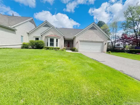 35460 Woodfield Dr, Farmington Hills, MI 48331