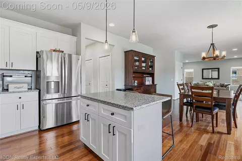 Kitchen - 20620 Misty Brook Ct, Macomb, MI 48044 photo 3 of 4