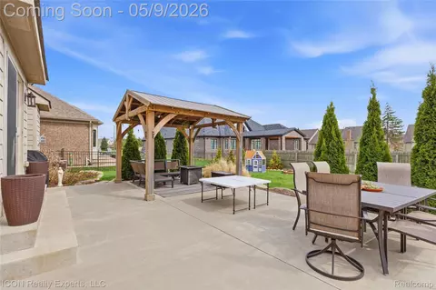 Exterior - 20620 Misty Brook Ct, Macomb, MI 48044 photo 2 of 7