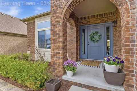 Exterior - 20620 Misty Brook Ct, Macomb, MI 48044 photo 5 of 7