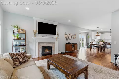 Living - 20620 Misty Brook Ct, Macomb, MI 48044 photo 2 of 2