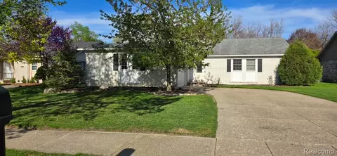 18388 Stamford St, Livonia, MI 48152