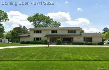23345 Thorncliffe St, Southfield, MI 48033