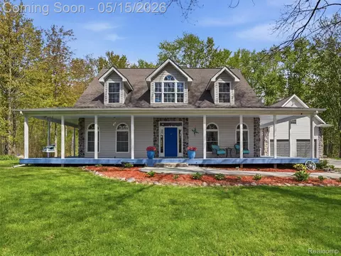 5790 Roberts Rd, Cottrellville, MI 48039