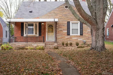3015 N Vermont Ave, Royal Oak, MI 48073