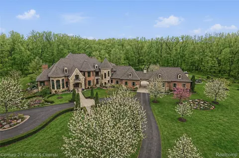 11479 Clyde Rd, Fenton, MI 48430