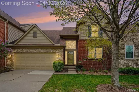 47649 Scenic Circle Dr S, Canton, MI 48188
