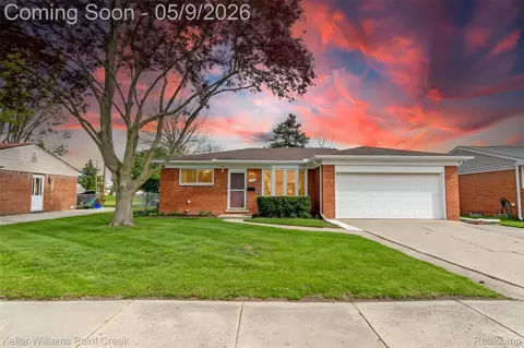 20761 Shoreview St, Clinton Township, MI 48035