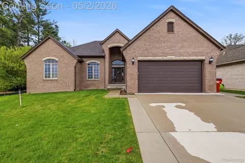 19361 Concetta Dr, Macomb, MI 48044