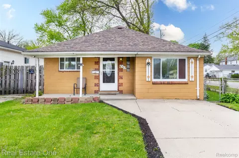 3902 Ziegler St, Dearborn Heights, MI 48125