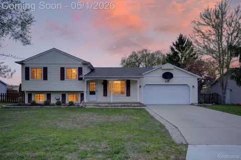 301 Lindenwood Dr, Linden, MI 48451