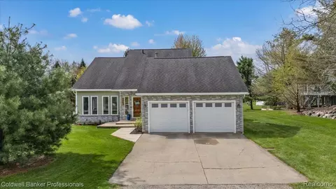 715 Eagle Hl, Brandon, MI 48462