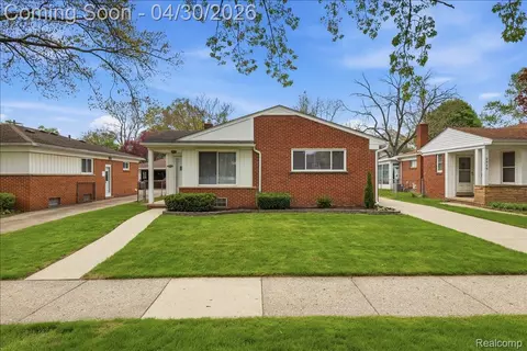 2915 Oliver Rd, Royal Oak, MI 48073