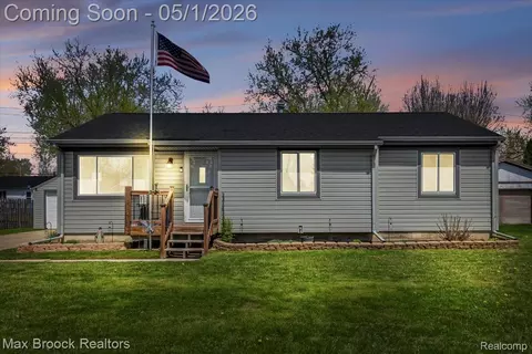 1165 Annjo St, Walled Lake, MI 48390
