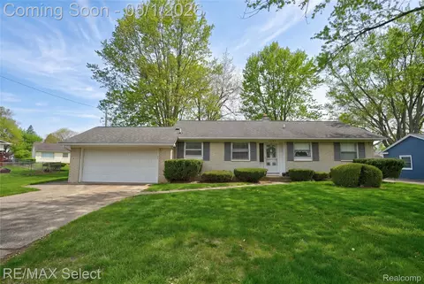 4476 Old Carriage Rd, Flint, MI 48507