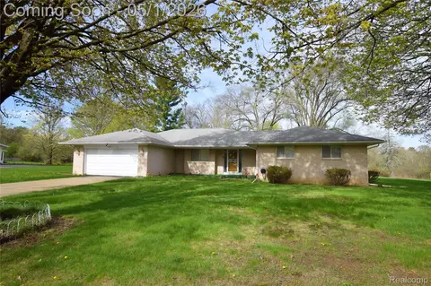 1455 Sun Terrace Dr, Flint, MI 48532