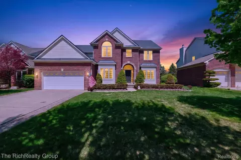 50544 Livingston Dr, Northville, MI 48168
