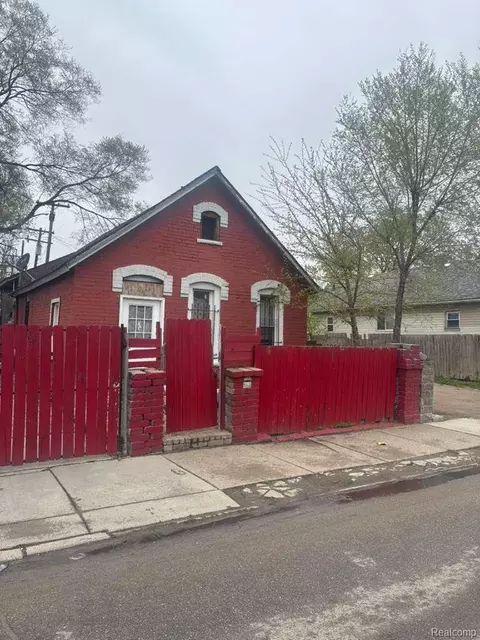 6230 Horatio St, Detroit, MI 48210