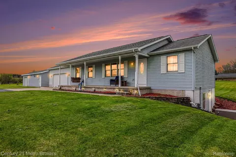 3861 Five Lakes Rd, North Branch, MI 48461