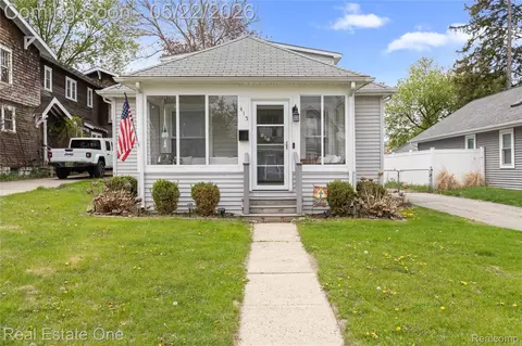 415 Taylor Ave, Rochester, MI 48307