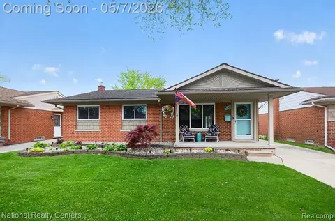 330 N Chocolay Ave, Clawson, MI 48017