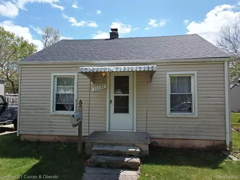 35037 Harroun St, Wayne, MI 48184