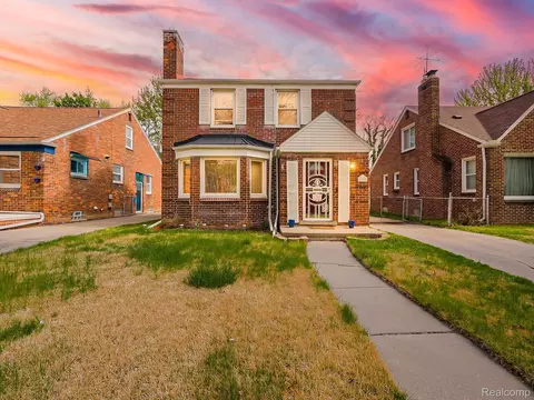 5936 Hillcrest St, Grosse Pointe, MI 48236