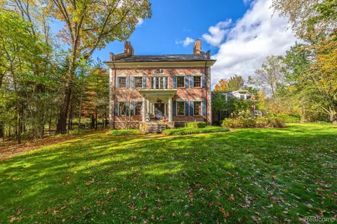 6230 Winkler Mill Rd, Rochester Hills, MI 48306