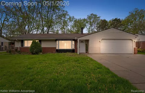 2479 Ivanhoe Dr, West Bloomfield, MI 48324