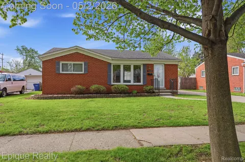 4442 Lutz Dr, Warren, MI 48092