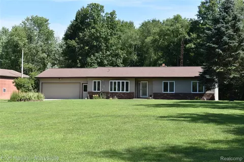 12980 Metcalf Rd, Brockway, MI 48097