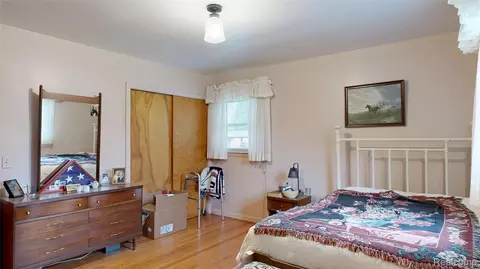 Bedroom - 225 E Park Ave, Flushing, MI 48433 photo 3 of 4