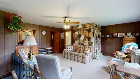 Living - 225 E Park Ave, Flushing, MI 48433 photo 2 of 4