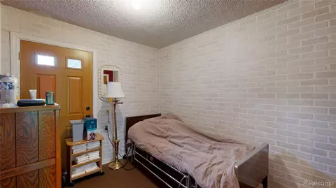 Bedroom - 225 E Park Ave, Flushing, MI 48433 photo 1 of 4