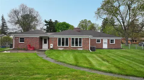 Exterior - 225 E Park Ave, Flushing, MI 48433 photo 1 of 1