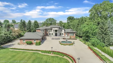 17965 Beck Rd, Northville, MI 48168