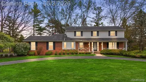 4821 School Bell Ln, Bloomfield Hills, MI 48301