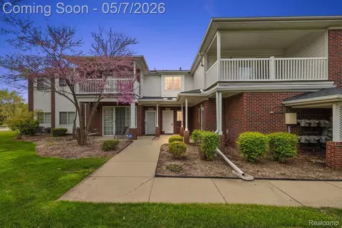 14226 Moravian Manor Cir, Sterling Heights, MI 48312