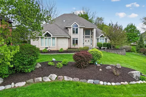 28959 Augusta, Farmington Hills, MI 48331