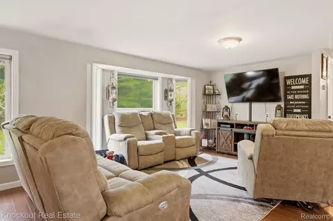 Living - 7261 Hess Rd, Vassar, MI 48746 photo 1 of 2