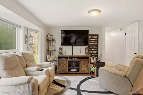 Living - 7261 Hess Rd, Vassar, MI 48746 photo 2 of 2