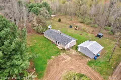 7261 Hess Rd, Vassar, MI 48746
