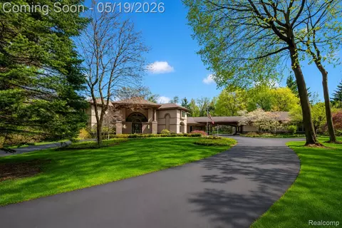 1800 Tiverton Rd, Bloomfield Hills, MI 48304