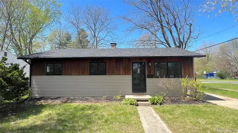 1104 Lexington Pkwy, Ypsilanti, MI 48198