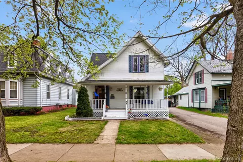 647 N Washington St, Owosso, MI 48867